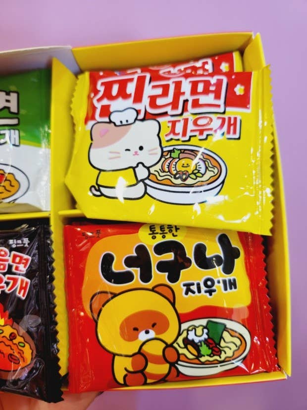 K -Ramen Shape Earaser (Random)